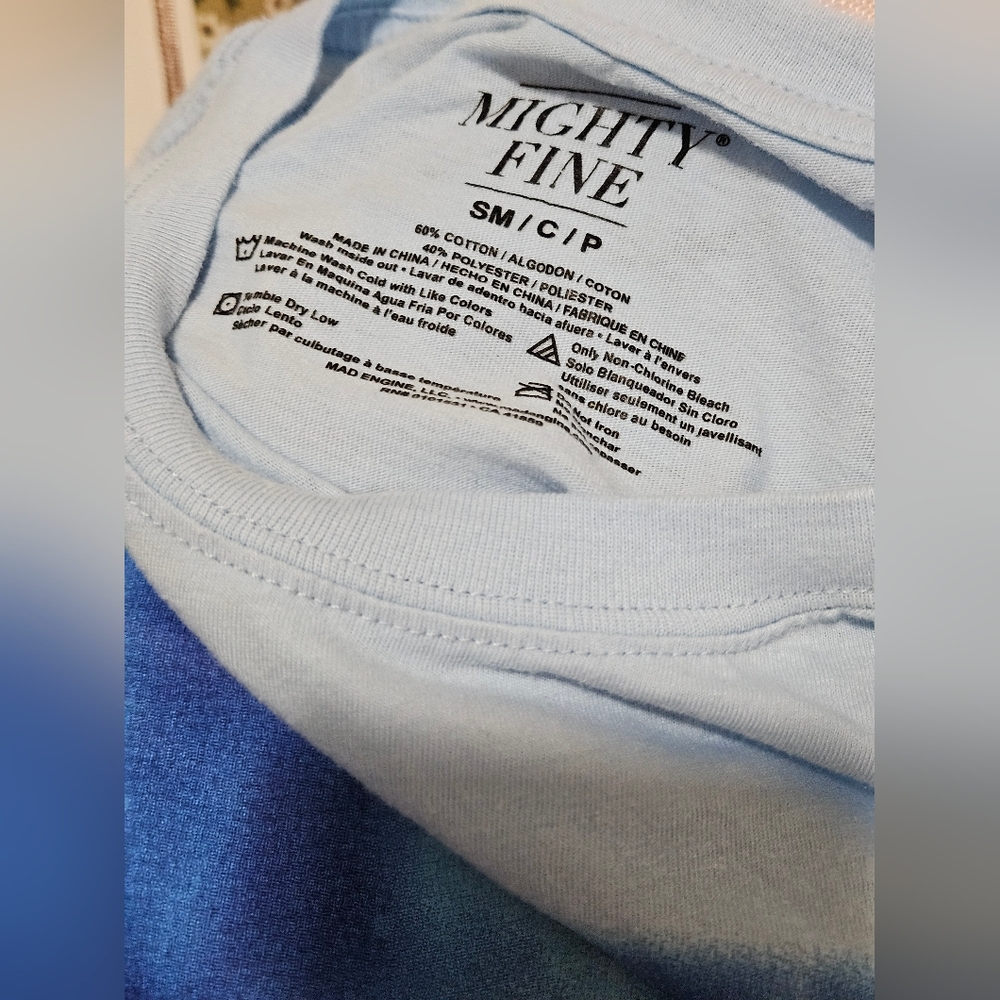 Grphic Tee Bundle - Picture 8 of 12